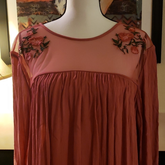 Dress - Picture 2 of 8